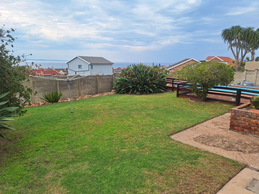 3 Bedroom Property for Sale in Wavecrest Eastern Cape